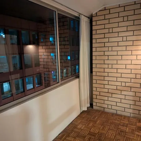 Lys Og Romslig 3-roms Innglasset Balkong